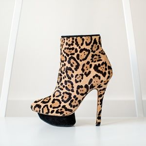 L.A..M.B. Noss cheetah booties